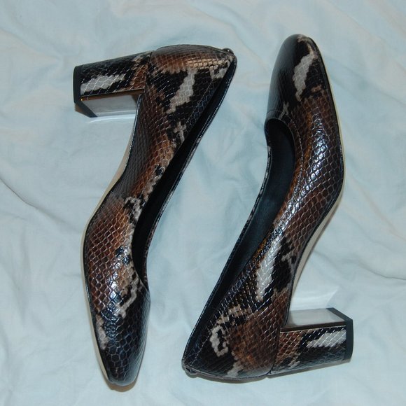 Donald Pliner Corin Snake Print Dress Pump, 6 M - Picture 7 of 10